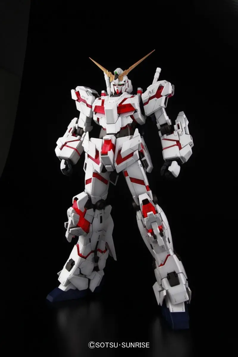 Bandai - Rx-0 Unicorn Gundam Pg Model Kit, From "Gundam Uc" 1