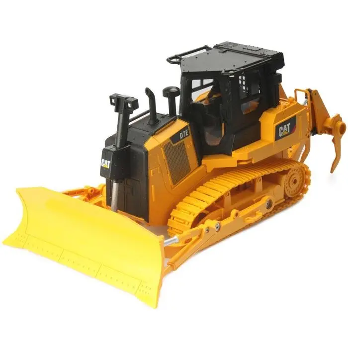 Diecast Masters - Cat 1/24 Scale Rc D7e Track Type Tractor 1