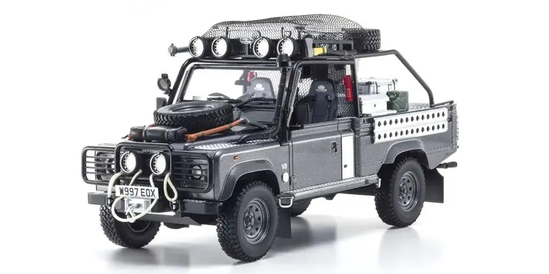 Kyosho - 1/18 Land Rover Defender Movie Edition, Resin Model 1