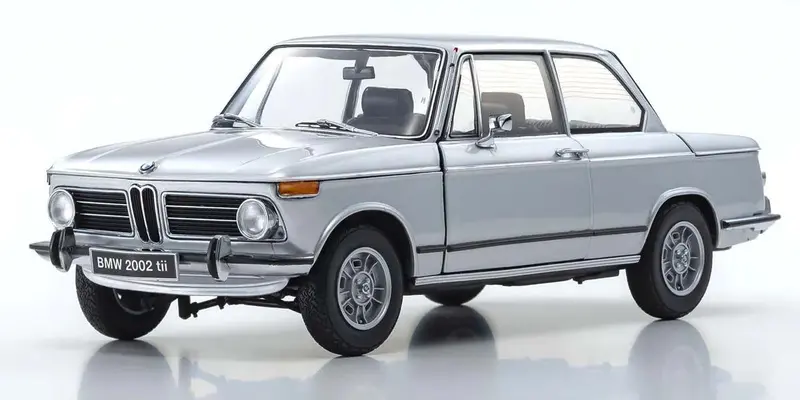 Kyosho - 1/18 Scale Bmw 2002 Tii Silver Model Diecast Car 1