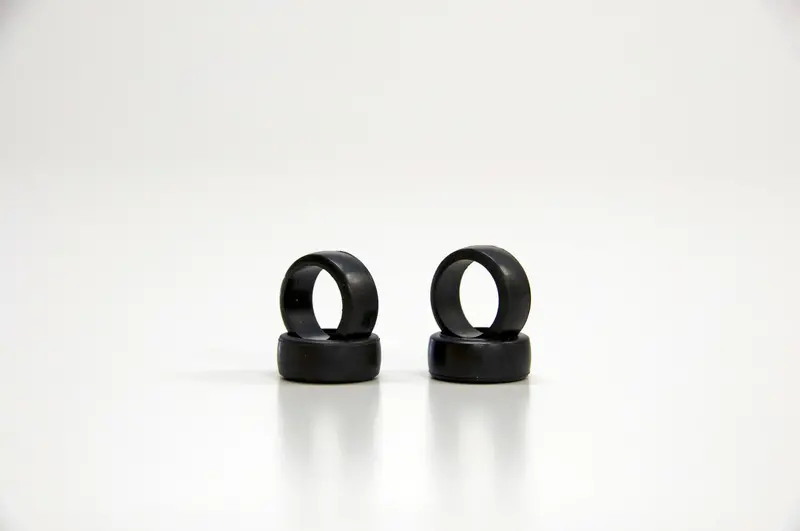 Kyosho - High Grip Tire (Soft 30 Degrees) 1