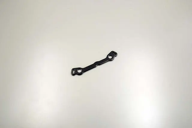 Kyosho - Steering Plate, For Mp7.5 And Gt Vehicles, Black 1