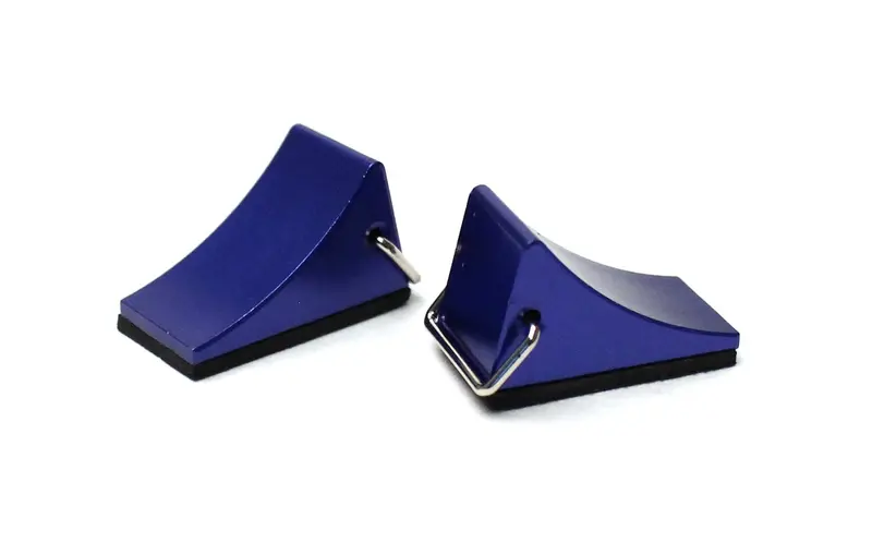 Racers Edge - 1/10 Scaler Aluminum Wheel Chocks (Pr) - Blue 1