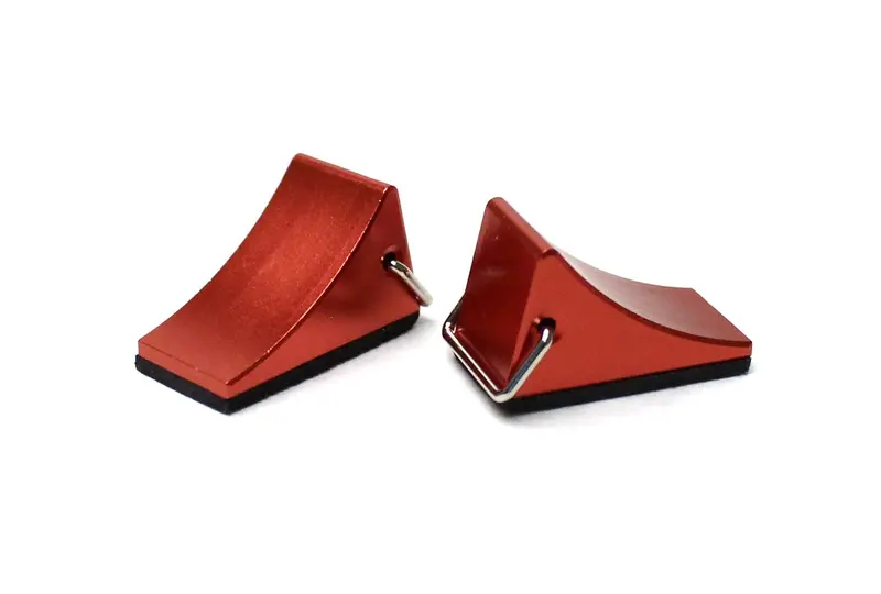 Racers Edge - 1/10 Scaler Aluminum Wheel Chocks (Pr) - Red 1