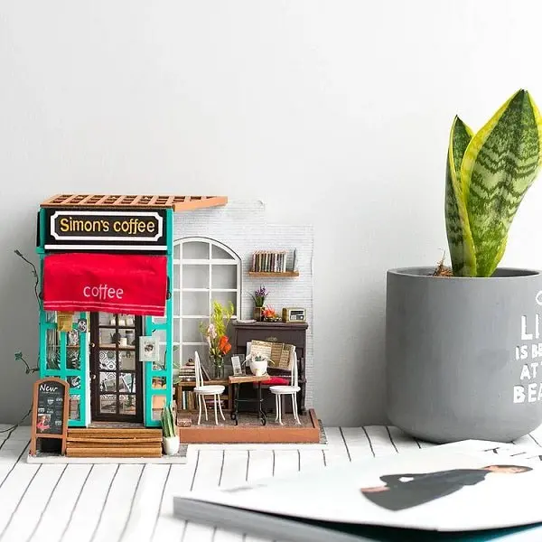 Robotime - Diy House; Simon's Coffee Shop 2