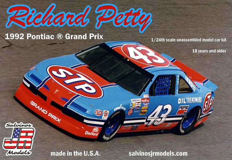 Salvinos Jr Models - 1/24 Richard Petty #43 1992 Pontiac Grand Prix Plastic Model Car Kit 1