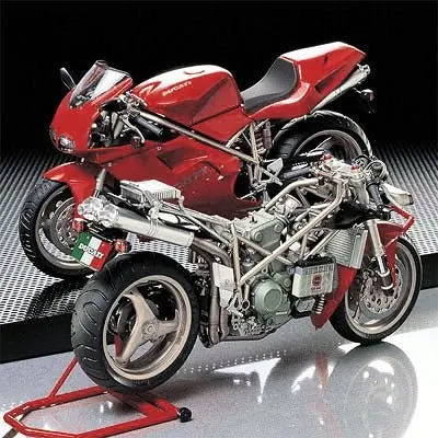 Tamiya - 1/12 Ducati 916 Motorcycle Plastic Model Kit 2