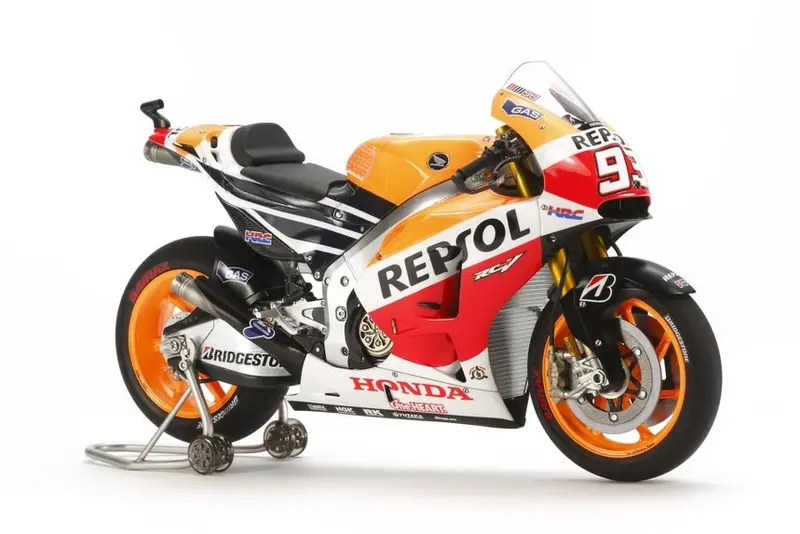 Tamiya - 1/12 Repsol Honda Rc213v '14 Motorcycle Plastic Model Kit 1
