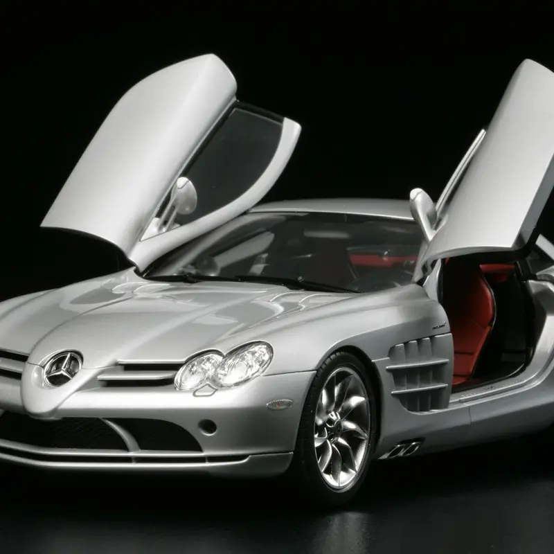 Tamiya - 1/24 Mercedes-Benz Slr Mclaren Plastic Model Kit 1