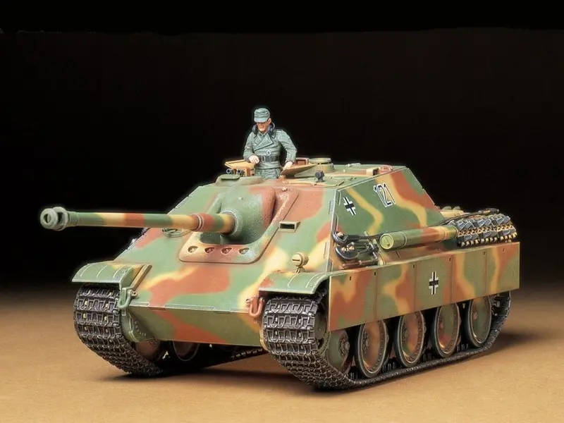 Tamiya - 1/35 Ger. Jagdpanther Late Version Tank Plastic Model Kit 1
