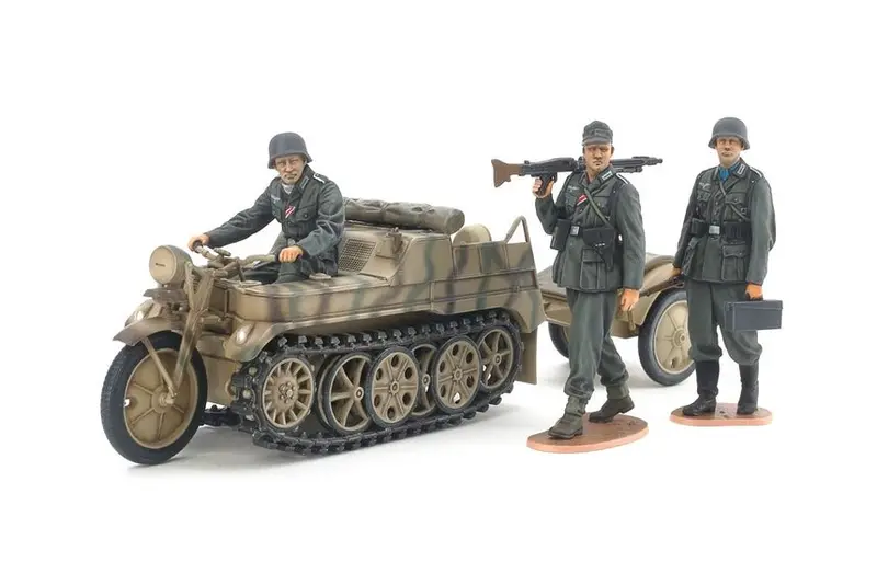 Tamiya - 1/35 German Sd.Kfz.2 Kettenkraftrad Military Plastic Model Kit 1