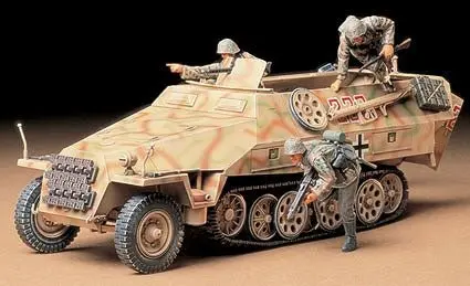 Tamiya - 1/35 German Sdkfz 251/1 Ausf.D Plastic Model Kit 1