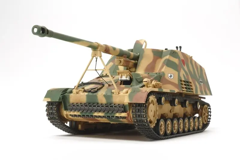 Tamiya - 1/35 Nashorn Heavy Tank Destroyer Plastic Model Kit 1