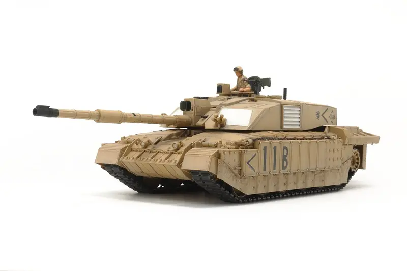 Tamiya - 1/48 British Tank Challenger 2 Plastic Model Kit (Desertised) 1