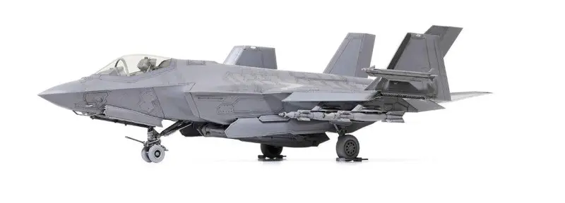 Tamiya - 1/48 Lockheed Martin F-35 C Lightning Ii Plastic Model Kit 1