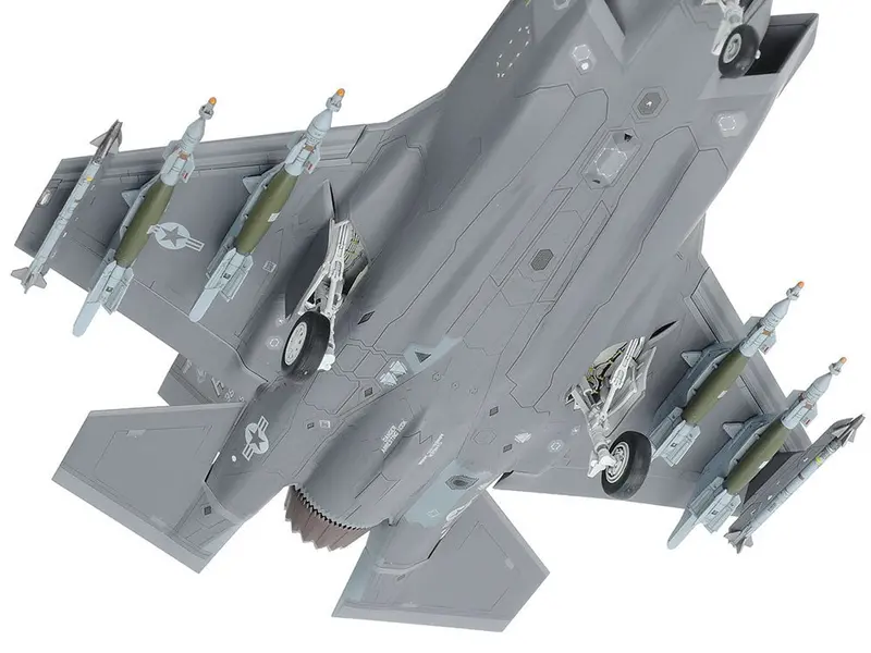 Tamiya - 1/72 Lockheed Martin F-35A Lightning Ii 2