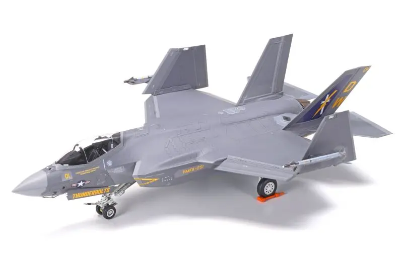 Tamiya - 1/72 Lockheed Martin F-35C Lightning Ii Plastic Model 1