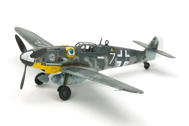 Tamiya - 1/72 Messerschmitt Bf109 G-6 Plastic Model Airplane Kit 1