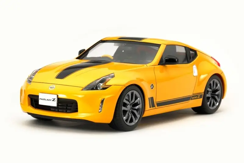Tamiya - Nissan 370Z Heritage Edition Plastic Model Kit 1