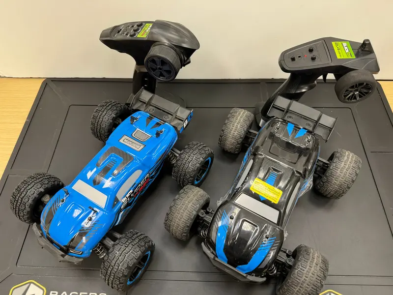 Two Blackzon Used Cars Bzn540203 Bzn540105 Blue 1
